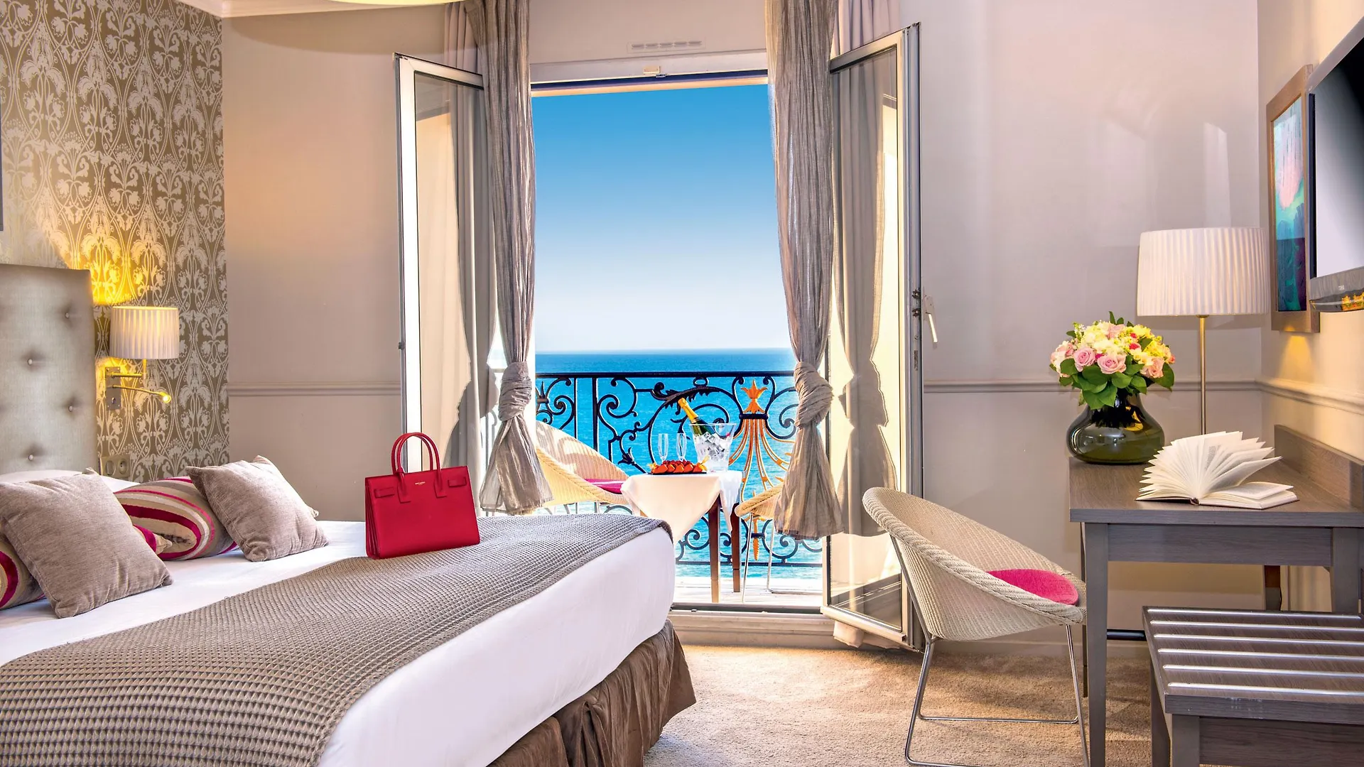 Hotel Le Royal Promenade Des Anglais Nice